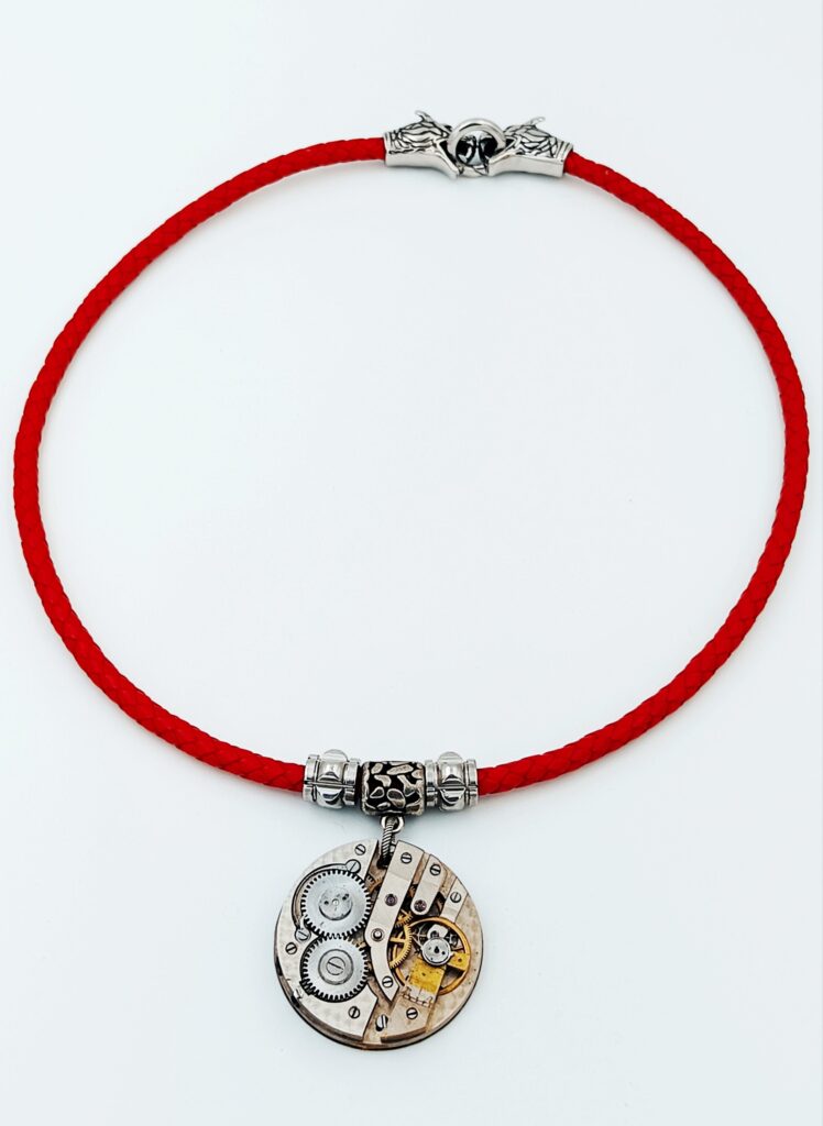 Collier cuir tressé mécanisme montre gousset