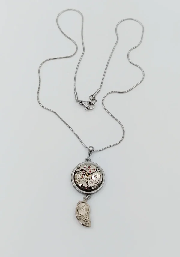 Collier acier inoxydable mécanisme montre rubis