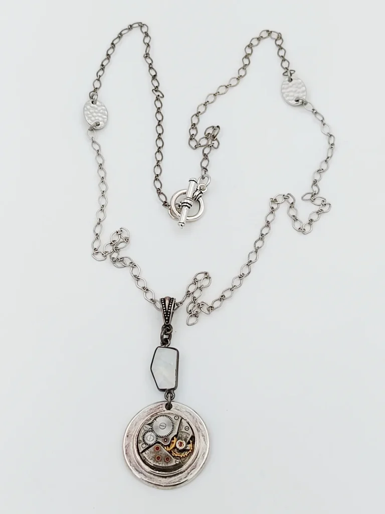 Sautoir argent pierre de lune mouvement montre